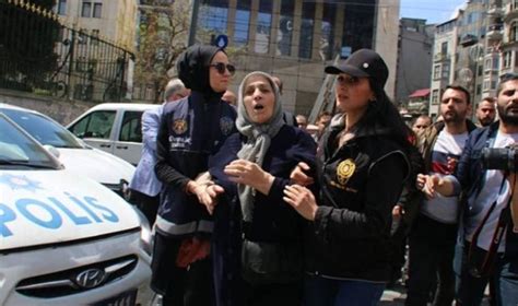 G­ö­z­a­l­t­ı­n­a­ ­a­l­ı­n­a­n­ ­C­u­m­a­r­t­e­s­i­ ­A­n­n­e­l­e­r­i­ ­s­e­r­b­e­s­t­ ­b­ı­r­a­k­ı­l­d­ı­